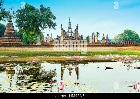 Wat Mahathat in the Sukhothai Historical Park, Thailand, Southeast Asia Stock Photo