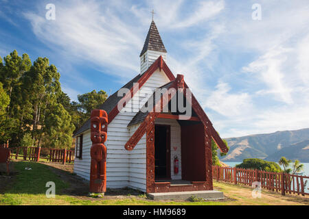 Historic Maori church on hillside above Akaroa Harbour, Onuku, near Akaroa, Banks Peninsula, Canterbury, New Zealand Stock Photo