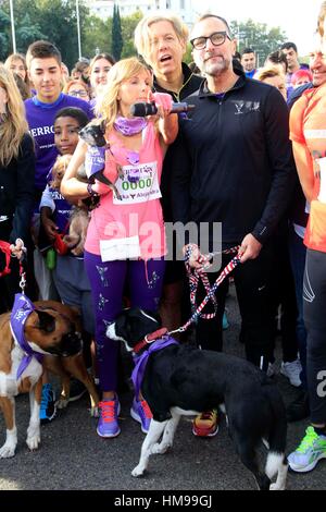 US ambassador in Spain James Costos and designer Michael Smith during the race dog 'Perroton' in Madrid on Sunday 16 October 2016. Stock Photo