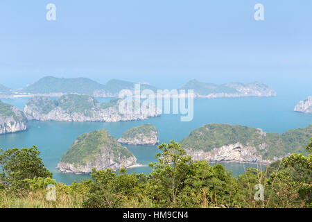 A view of the spectacular limestone karst formations in Lan Ha Bay, Halong Bay, Vietnam Stock Photo