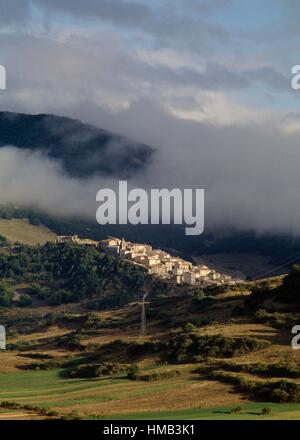 Clouds over the village of Rovere, Abruzzo, Italy Stock Photo - Alamy