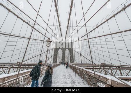 Brooklyn bridge pathway in winter Stock Photo