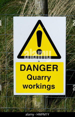 Danger quarry edge sign at disused quarry in Buxton Country Park Stock ...