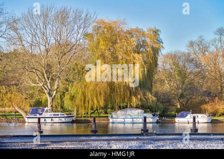 The Weir At Goring On Thames Oxfordshire UK Stock Photo