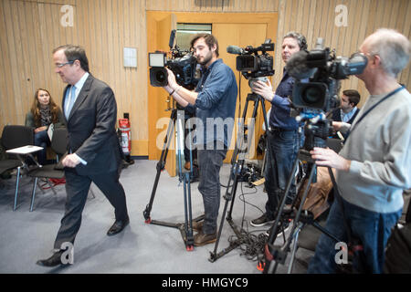 Duesseldorf, Germany. 03rd Feb, 2017. The state chairman of the North Rhine-Westphalia CDU (Christian Democratic Union), Armin Laschet, arrives to a press conference in Duesseldorf, Germany, 03 February 2017. Laschet spoke on the political situation in the country one hundred days before the North Rhine-Westphalia state parliamentary elections. Photo: Federico Gambarini/dpa/Alamy Live News Stock Photo