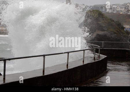 Newquay, Cornwall, UK. 3rd Feb, 2017. UK Weather. Strong gales and rain whips up the sea on the north coast of Cornwall. Credit: Nicholas Burningham/Alamy Live News Stock Photo