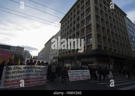 Athens, Greece. 3rd Feb, 2017. Protesters hold banners and shout slogans against closed borders and migration policies. Leftists and human rights activists gathered outside the Ministry of Migration Policy, demonstrating against the current living conditions in refugee camps and the recent deaths at Lesvos and Samos islands. Credit: Nikolas Georgiou/ZUMA Wire/Alamy Live News Stock Photo