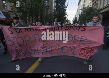 Athens, Greece. 3rd Feb, 2017. Protesters hold banners and shout slogans against closed borders and migration policies. Leftists and human rights activists gathered outside the Ministry of Migration Policy, demonstrating against the current living conditions in refugee camps and the recent deaths at Lesvos and Samos islands. Credit: Nikolas Georgiou/ZUMA Wire/Alamy Live News Stock Photo