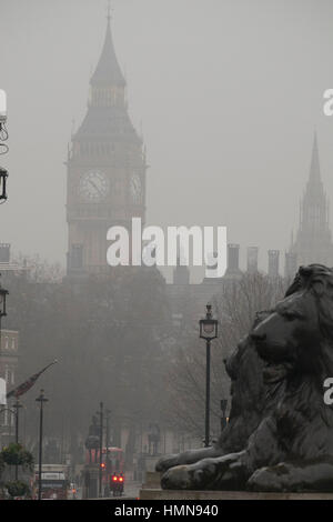 London, UK. 10th Feb, 2017. Low visibility with tall buildings obscured, drizzle and bitter wind in grey central London. Credit: Malcolm Park editorial/Alamy Live News
