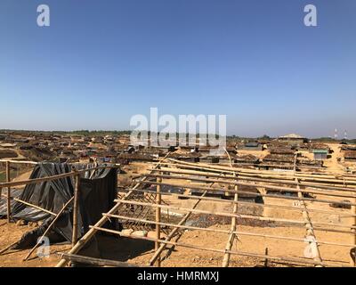 Ukhiya, Bangladesh. 26th Jan, 2017. Construction of makeshift homes is underway for some of the Rohingya Muslims while some others were already built. The Photograph was taken by Nazrul Islam near near Kutupalang refugee camp in Ukhiya sub-district of Cox·s Bazar on January 26, 2017. Photo: Nazrul Islam/dpa/Alamy Live News Stock Photo