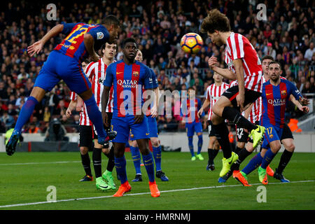 Barcelona, Spain. 4th Feb, 2017. FC Barcelona's Rafinha (L) heads for the ball during the Spanish first division soccer match between FC Barcelona and Athletic Club Bilbao at the Camp Nou Stadium in Barcelona, Spain. Barcelona won 3-0. Credit: Pau Barrena/Xinhua/Alamy Live News