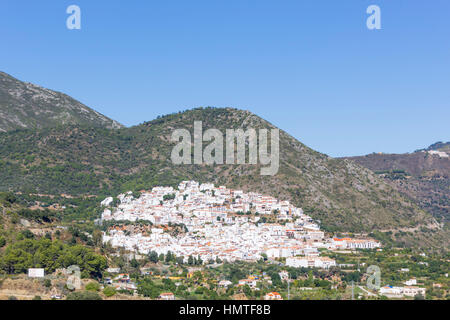 White mountain village of Gaucin, Malaga Province, Andalusia, southern Spain. Stock Photo