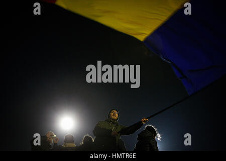 Romania. 5th Feb, 2017. Over 300,000 people rallied against the proposal by the government to ease anti-graft legislation. Recently the ruling Social Democratic Party (PSD) party has proposed legislation which would result in the pardoning of numerous government officials escaping prosecution for corruption including the head of the ruling party Liviu Dragnea. Credit: Willem Arriens/Alamy Live News Stock Photo