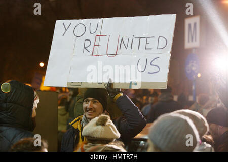 Romania. 5th Feb, 2017. Over 300,000 people rallied against the proposal by the government to ease anti-graft legislation. Recently the ruling Social Democratic Party (PSD) party has proposed legislation which would result in the pardoning of numerous government officials escaping prosecution for corruption including the head of the ruling party Liviu Dragnea. Credit: Willem Arriens/Alamy Live News Stock Photo