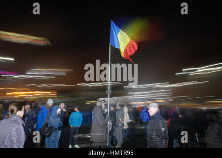 Romania. 5th Feb, 2017. Over 300,000 people rallied against the proposal by the government to ease anti-graft legislation. Recently the ruling Social Democratic Party (PSD) party has proposed legislation which would result in the pardoning of numerous government officials escaping prosecution for corruption including the head of the ruling party Liviu Dragnea. Credit: Willem Arriens/Alamy Live News Stock Photo