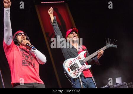 September 3, 2016 - Tinley Park, Illinois, U.S - B-REAL (LOUIS FREESE) and TOM MORELLO of Prophets of Rage perform live at Hollywood Casino Amphitheater in Tinley Park, Illinois (Credit Image: © Daniel DeSlover via ZUMA Wire) Stock Photo