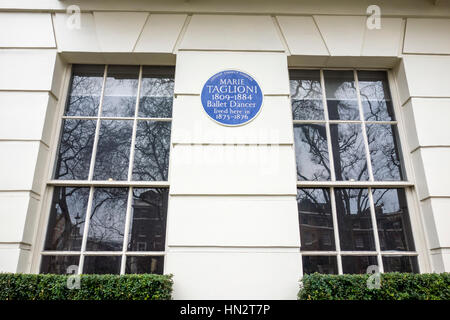 Blue plaque outside the former home of Marie Taglioni, 14 Connaught Square, Westminster, London, UK Stock Photo