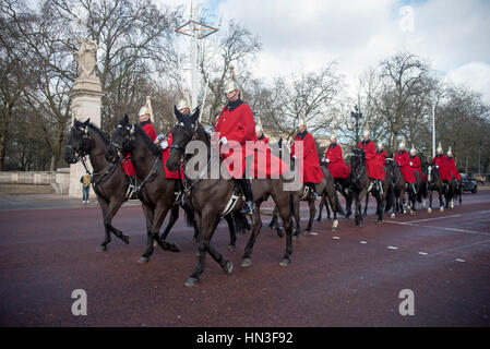 London, UK. 07th Feb, 2017. General view of Buckingham Palace, the London residence and administrative headquarters of the reigning monarch of the United Kingdom. Several gardeners prepare the flowers outside The Palace, ready fhe bloom in spring. Credit: Alberto Pezzali/Pacific Press/Alamy Live News
