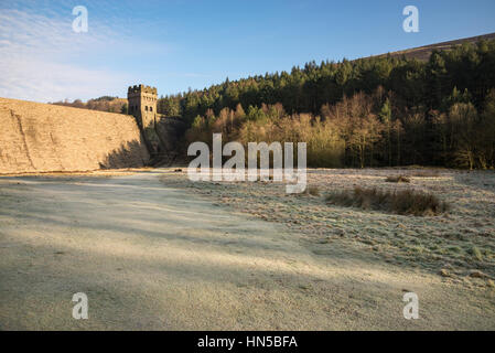Derwent dam on a frosty winter morning, Peak District, Derbyshire Stock Photo