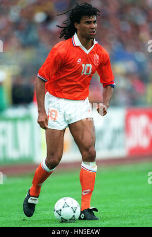 Ruud gullit milan hi-res stock photography and images - Alamy