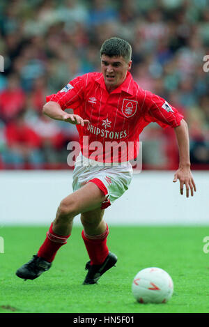 ROY KEANE NOTTINGHAM FOREST FC 09 November 1992 Stock Photo - Alamy