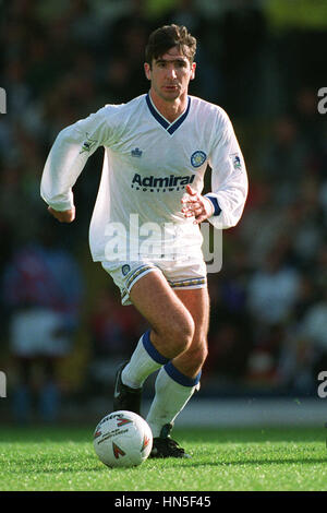 Maillot Vintage Leeds United Cantona 7 Admiral 1992 – Extérieur Bleu Taille L