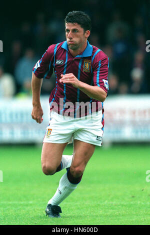 ANDY TOWNSEND ASTON VILLA FC 08 August 1993 Stock Photo