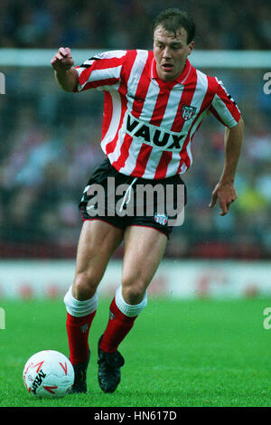 GARY OWERS SUNDERLAND FC 12 October 1993 Stock Photo - Alamy