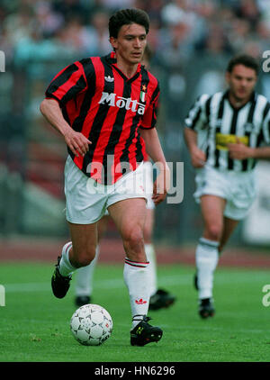 DANIELE MASSARO AC MILAN 05 May 1993 Stock Photo - Alamy