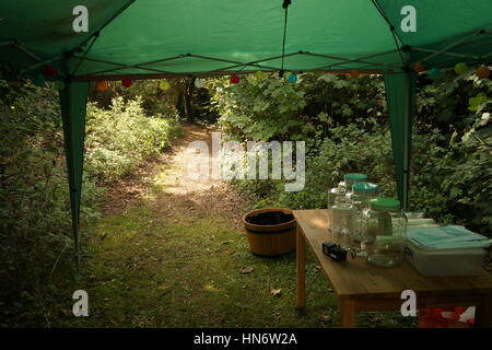 get ready for the party in the marquee Stock Photo