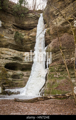 Frozen waterfall in Wildcat Canyon.  Starved Rock State Park, Illinois, USA. Stock Photo