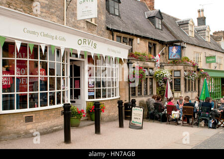 Shops on The Hill, in Burford, a Cotswolds market town in Oxfordshire, England Stock Photo
