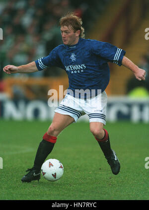 STUART MCCALL GLASGOW RANGERS FC 15 August 1994 Stock Photo - Alamy