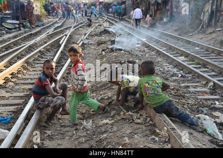 Dhaka, Bangladesh. 8th February 2017. A group of Bangladeshi slum children are playing in the railway track at Karwan Bazar in Dhaka, Bangladesh. On February 08, 2017 Credit: Mamunur Rashid/Alamy Live News Stock Photo