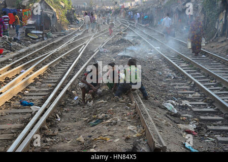 Dhaka, Bangladesh. 8th February 2017. A group of Bangladeshi slum children are playing in the railway track at Karwan Bazar in Dhaka, Bangladesh. On February 08, 2017 Credit: Mamunur Rashid/Alamy Live News Stock Photo