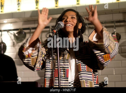 Hamburg, Germany. 09th Feb, 2017. Singer Y'akoto performs on stage of Cafe Paris in Hamburg, Germany, 09 February 2017. Y'akoto is presenting her third album entitled 'Mermaid Blues.' Photo: Axel Heimken/dpa/Alamy Live News Stock Photo