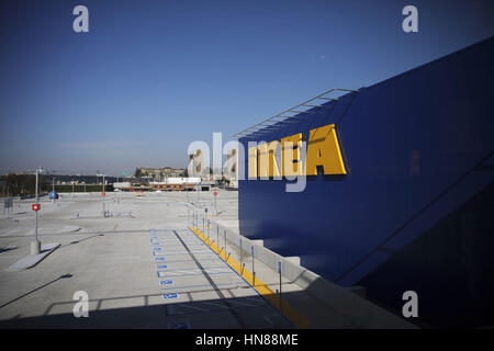 Burbank, CA, USA. 1st Feb, 2017. The parking lot of the new IKEA Burbank Home Furnishings store on Wednesday, February 1, 2017 in Burbank, Calif. The 456,000 square foot furniture store on San Fernando is the largest in the US and features a restaurant with seating for 600 customers © 2017 Patrick T. Fallon Credit: Patrick Fallon/ZUMA Wire/Alamy Live News Stock Photo