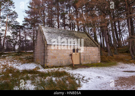 Gelder Shiel mountain bothy on the Balmoral Estate near Ballater, Aberdeenshire, Scotland, UK, used by walkers for shelter in bad weather. Stock Photo