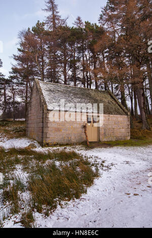 Gelder Shiel mountain bothy on the Balmoral Estate near Ballater, Aberdeenshire, Scotland, UK, used by walkers for shelter in bad weather. Stock Photo