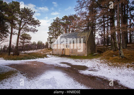 Gelder Shiel mountain bothy on the Balmoral Estate near Ballater, Aberdeenshire, Scotland, UK, used by walkers for shelter in bad weather. Stock Photo