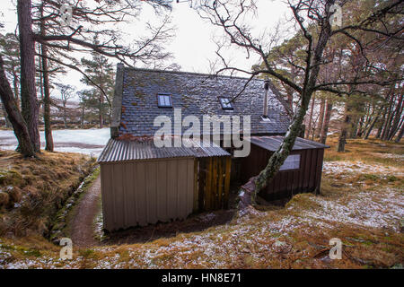 Gelder Shiel mountain bothy on the Balmoral Estate near Ballater, Aberdeenshire, Scotland, UK, used by walkers for shelter in bad weather. Stock Photo