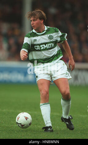 MARK MCNALLY GLASGOW CELTIC FC 05 October 1994 Stock Photo