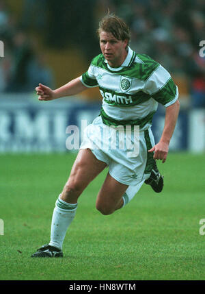 MARK MCNALLY GLASGOW CELTIC FC 02 November 1994 Stock Photo