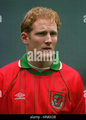 ROBERT EDWARDS WALES U21 & BRISTOL CITY FC 28 December 1994 Stock Photo