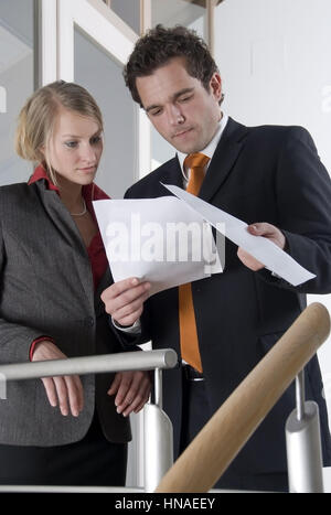 zwei junge Geschaeftsleute - two young business people Stock Photo