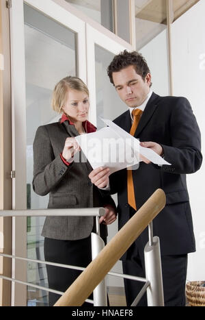 zwei junge Geschaeftsleute - two young business people Stock Photo