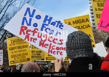 New York, USA. Feb 11, 2017 - Thousands of people have protested against ICe actions against undocumented immigrants. The protest ended with several people arrested. New York, USA. 11 Feb, 2017. © Luiz Roberto Lima / ANBNews / Alamy Stock Photo