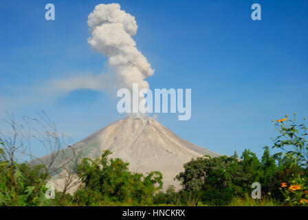 Indonesia. 11th Feb, 2017. People of Karo district began to fret, as the emergence of earthquakes increased in recent weeks, because until now still frequent earthquakes, tectonic earthquake rocked Serdang Deli District and Karo district in recent weeks, centered about 15km from Karo district, 25km from serdang deli district. Along frequent earthquakes, volcanic activity Sinabung also shows with frequent occurrence of lava, eruption, and tremors. Credit: Sabirin Manurung/Pacific Press/Alamy Live News Stock Photo