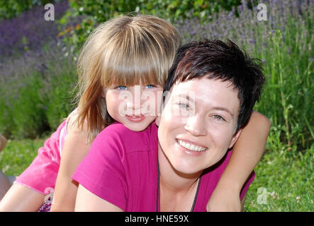 Model release, Mutter und Tochter - mother and daughter Stock Photo
