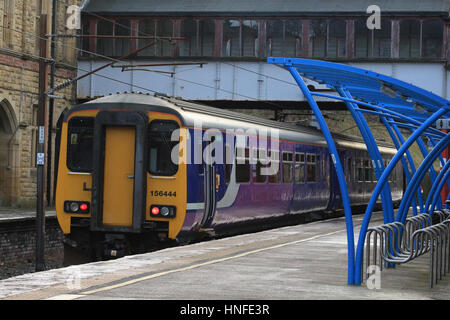 Class 156 super sprinter dmu in Northern livery at Lancaster station, platform five. Stock Photo